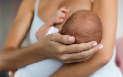 Le lait maternel, aliment sur mesure et premier vaccin